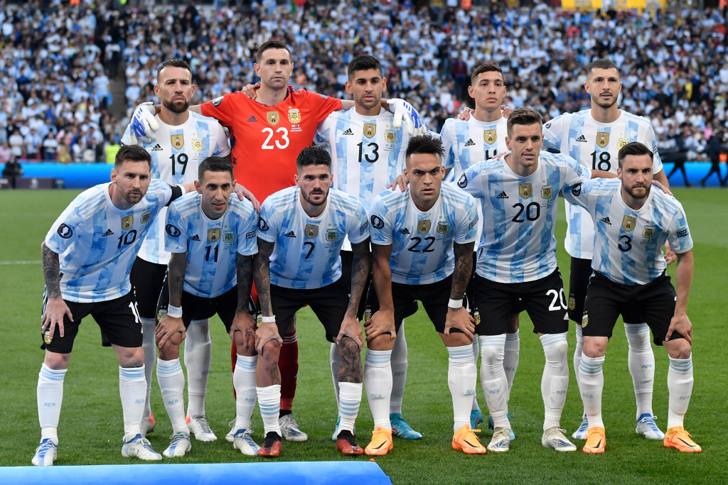 Players of Racing Club pose for the team photo prior to the final News  Photo - Getty Images