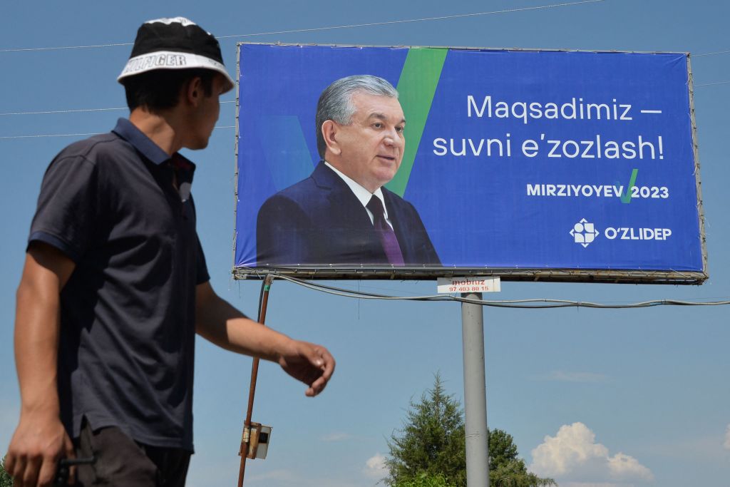 الرئيس ميرزوييف يعزز سلطته بفوزه في الانتخابات
