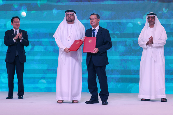 رئيس الوزراء الياباني في الإمارات العربية المتحدة لعرض التكنولوجيا الخضراء قبل COP28