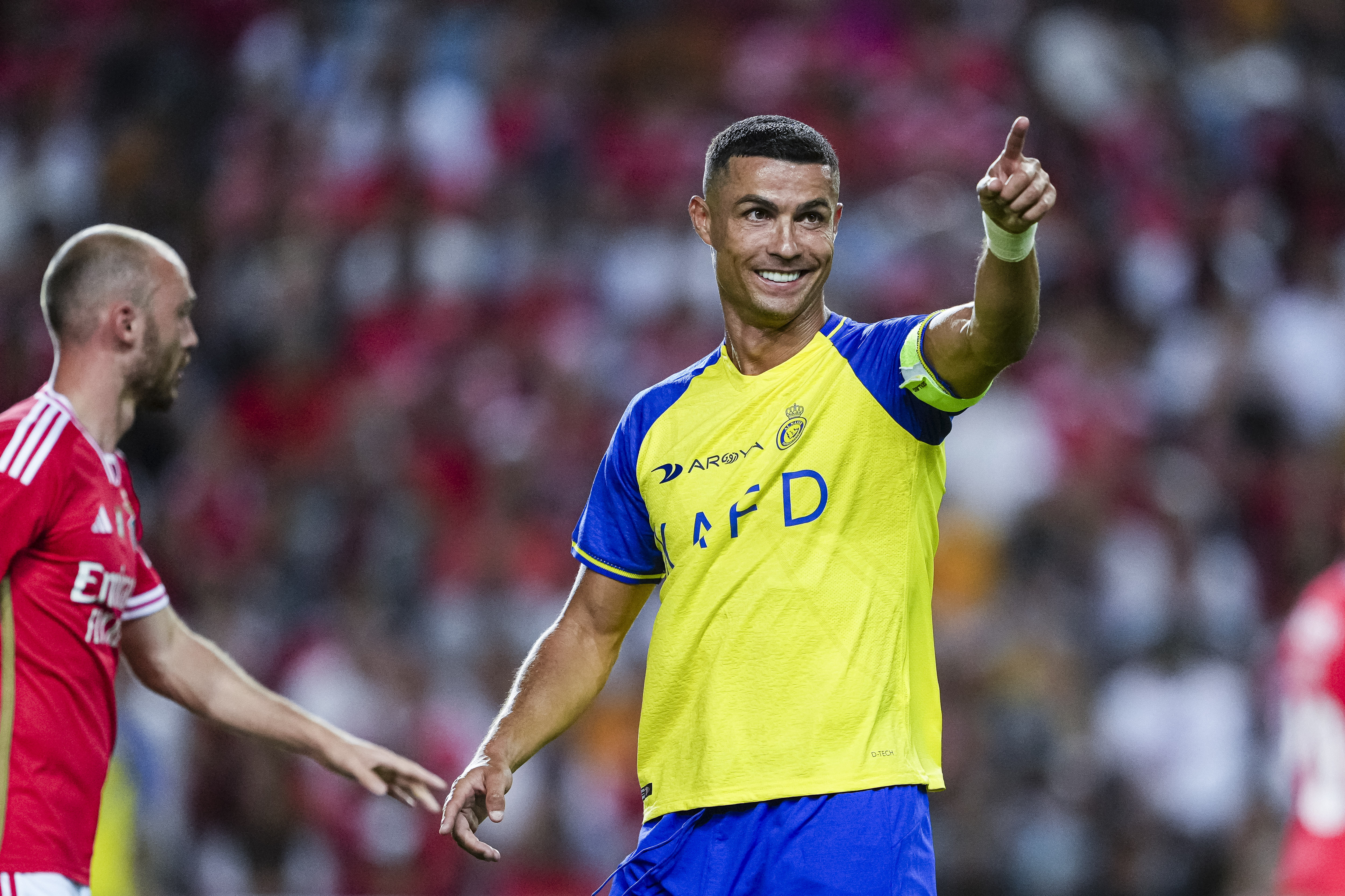 Al Nassrs Ronaldo asks for five more minutes v Benfica