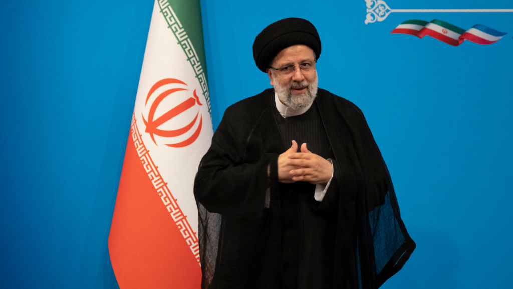 ويقول الرئيس إبراهيم رئيسي إن الغرب فشل في عزل إيران