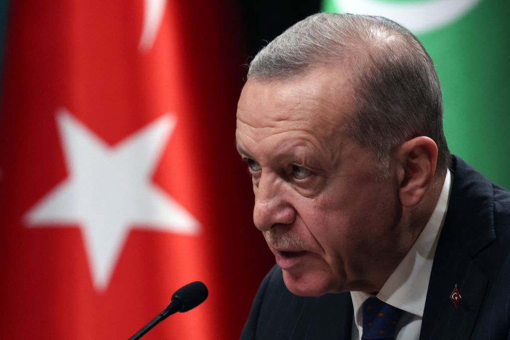 Erdoğan, Türkleri Filistin için savaşmaya çağırıyor, İsrail’in Gazze saldırılarını durdurması gerektiğini söylüyor