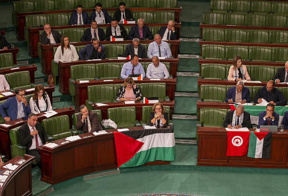 نواب تونسيون يقدمون تشريعا يجرم التطبيع مع إسرائيل