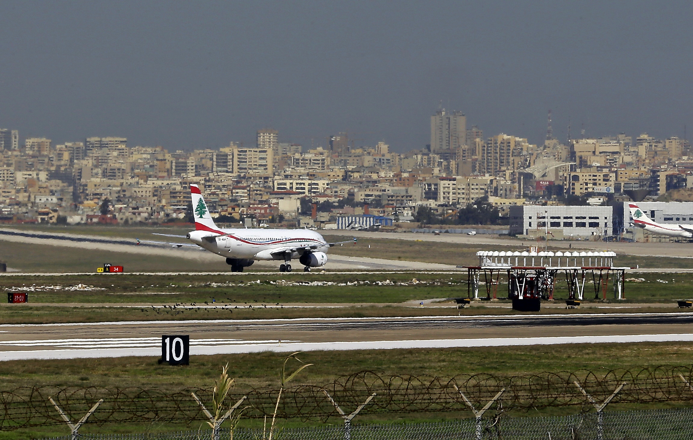 Аэропорт бейрут. Ливан Бейрут аэропорт. Бейрут аэропорт фото.