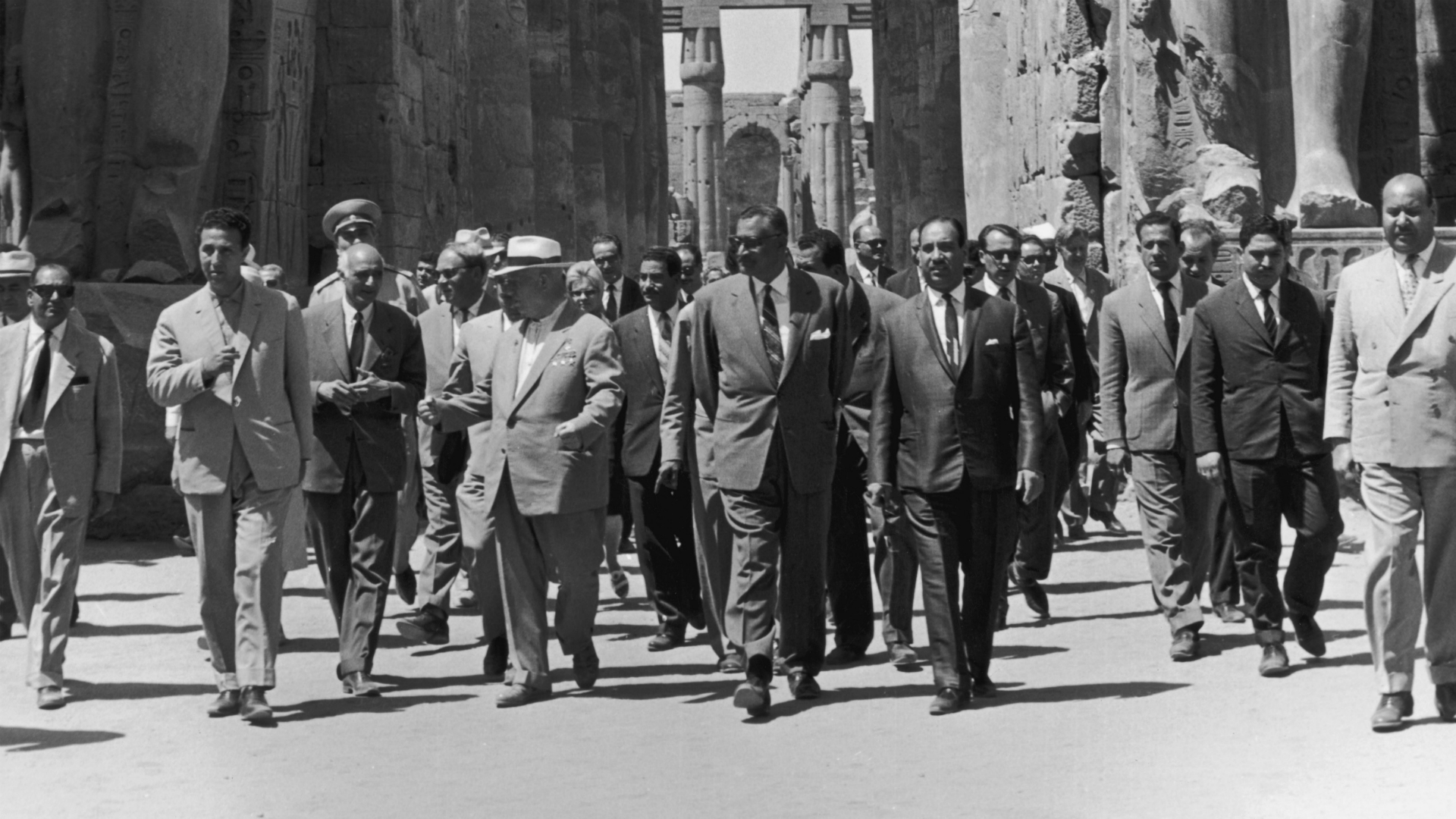 Июль 1956 год. Гамаль Абдель Насер похороны. Гамаль Абдель Насер и Хрущев. Насер в СССР.