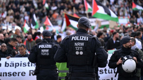 German police raid homes residents accused celebrating Hamas
