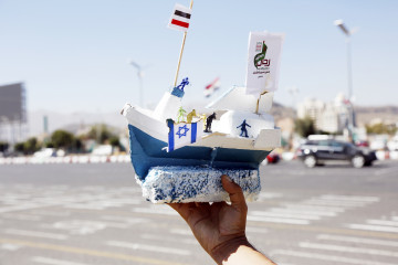 Israeli-linked ships become popular tourist hotspot in Yemen