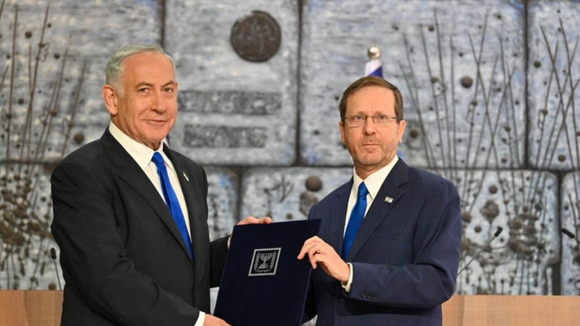 Benjamin Netanyahu (left) and Isaac Herzog (right)