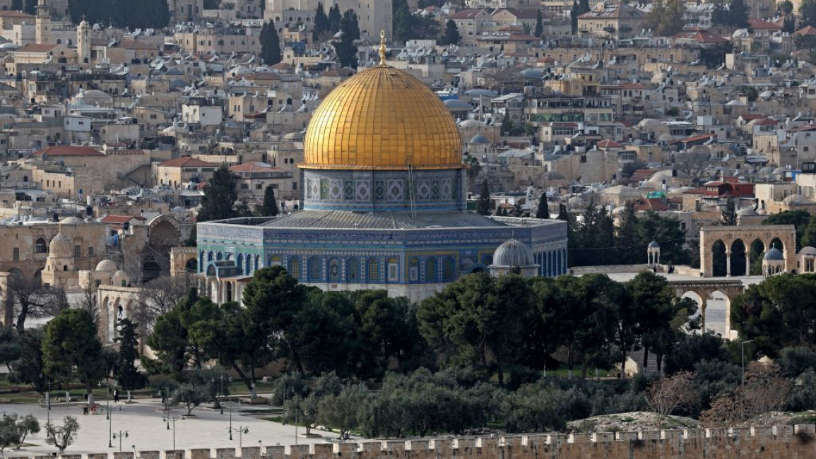Israel extremists storm Al-Aqsa with police protection