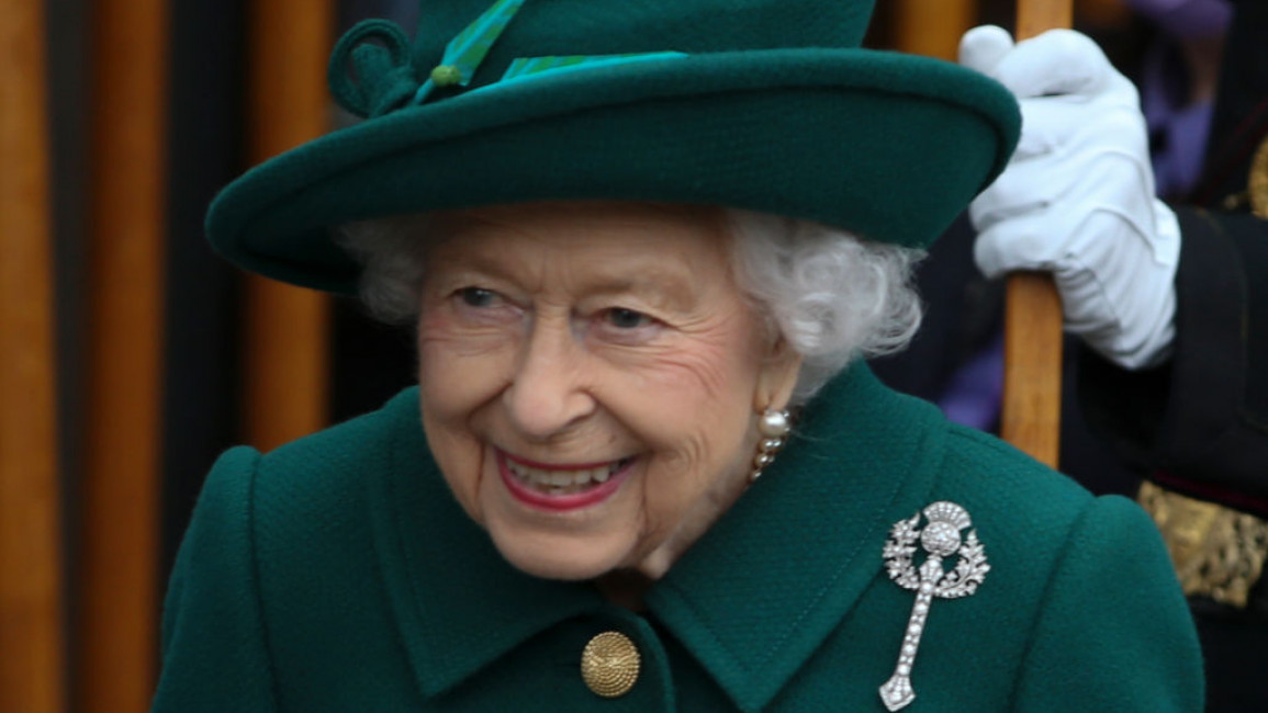 Queen of England opens Scottish parliament 