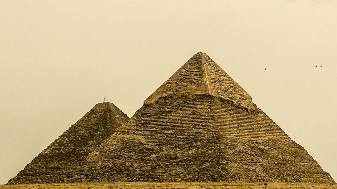 Giza Pyramids ANADOLU