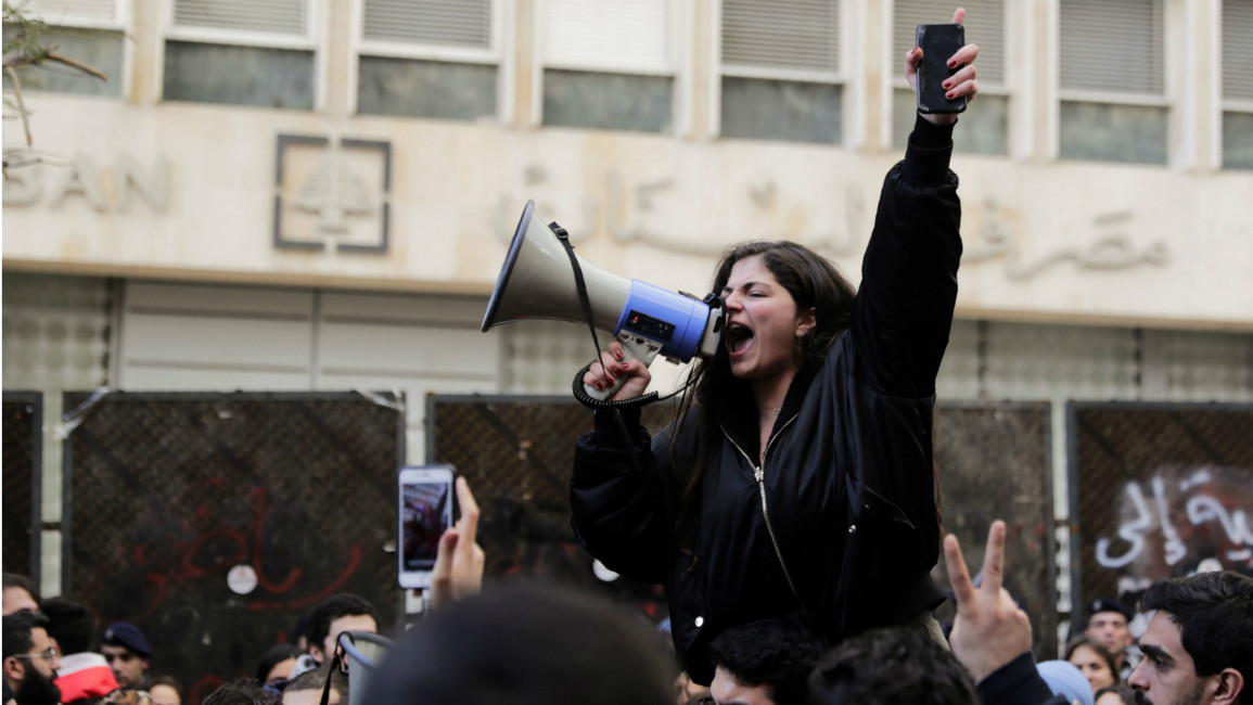 lebanon protests banks -- AFP