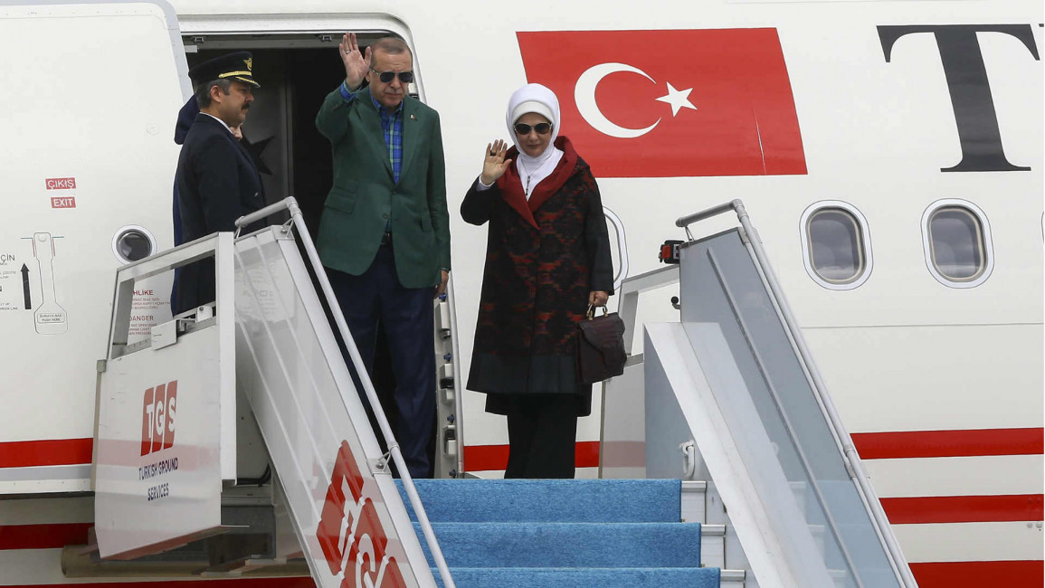 Erdogan and wife land in Bosnia