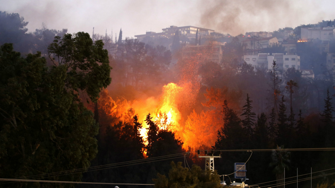 Israeli fires -- AFP