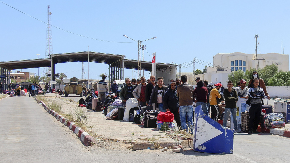 tunisians libya border