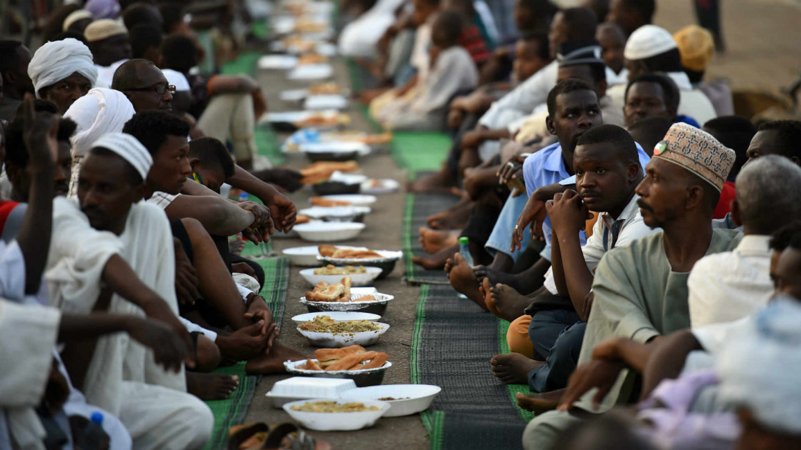 sudan protest iftar - afp