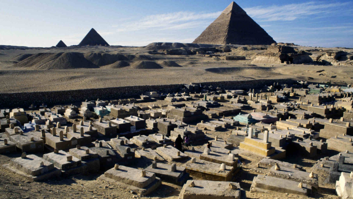 Egypt graves pyramids - DeAgostini-Getty