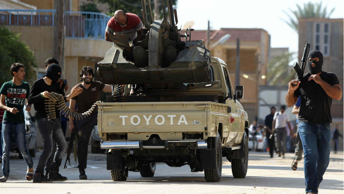 Armed libyan civilians